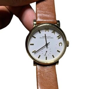 Marc by Marc Jacobs Leather Strap 32mm Case White Face Womens Watch Water Resist